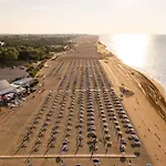 Апартаменти Spacious Family For 8 Guests