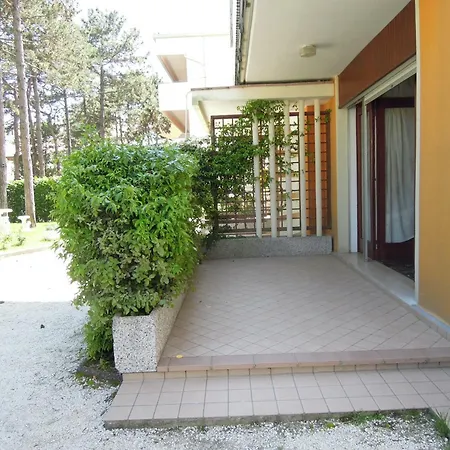 Apartment Flat In A Great Location For 8 Guests - Beahost *
